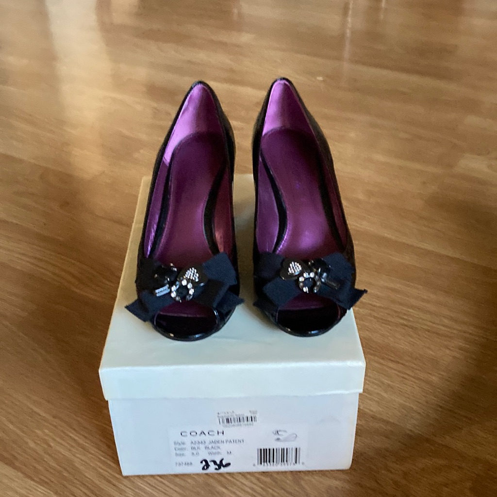 Jaden Black Paten Black With A Black Bow